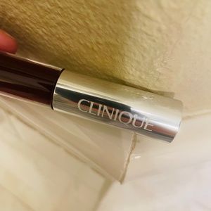 Clinique 01 Black Honey creamy lipgloss